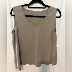J. Jill Olive Green V-Neck Sleeveless Tank Top
